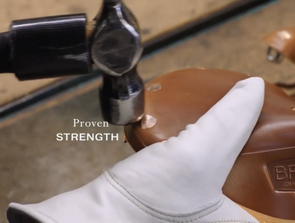 100年以上の歴史を持つ　handmade saddleメーカー　BROOKS